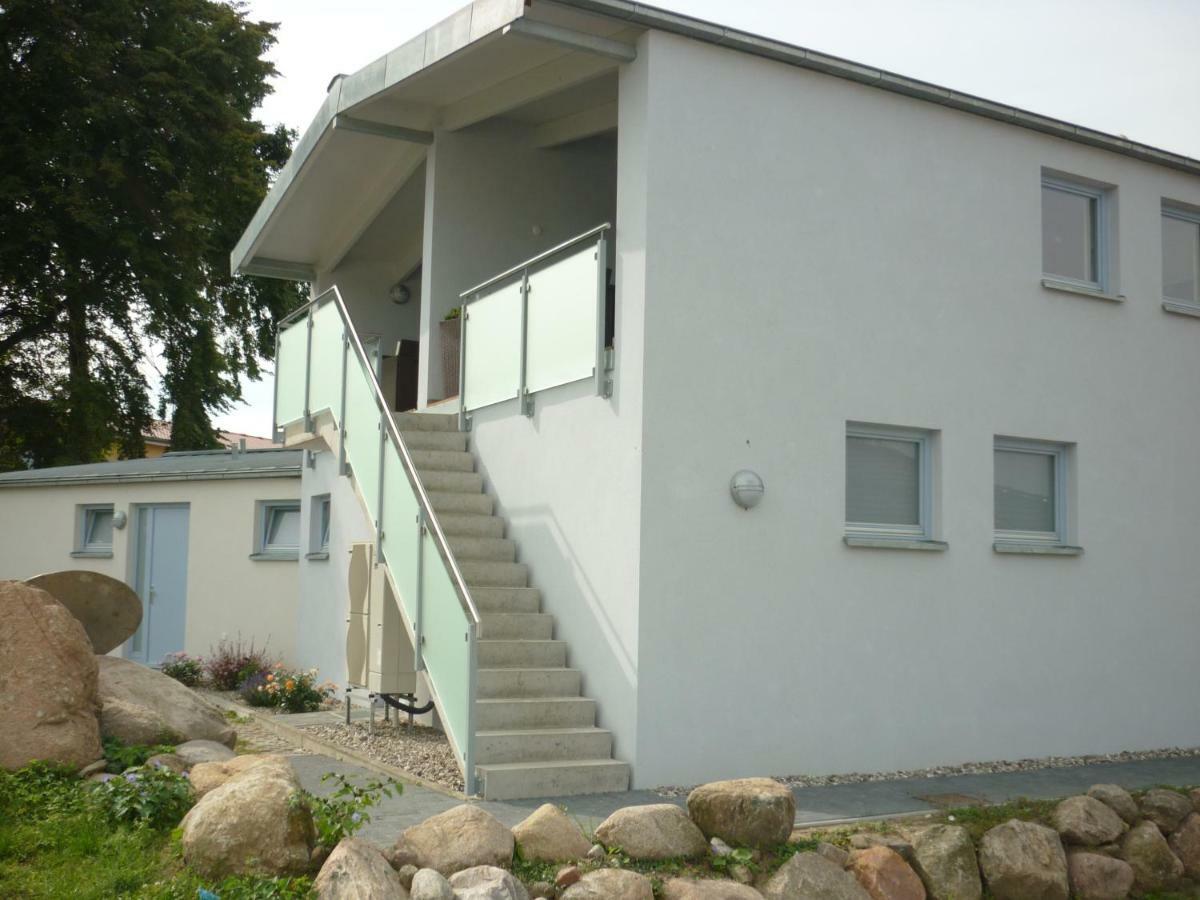 Feriewohnungen Zum Leuchtturm Apartment *